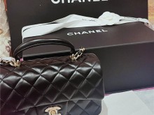 9月，迎接Chanel mini cf handle（手柄款）