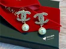 Chanel 經典雙C珍珠耳環