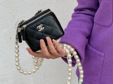 Chanel 22c 22p 珍珠链条的mini盒子包
