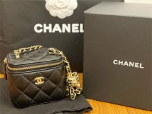 Chanel 22S 新款核桃金球小盒子