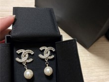Chanel香奈儿 经典双C耳环（附佩戴图）