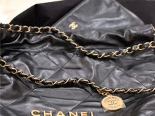 凭运气买到了全网最贵的Chanel 22bag黑金 ?