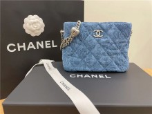 Chanel 牛仔愛心small hobo bag