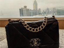  香港买到Chanel 19bag