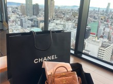 在大阪买到了香奈儿 23B 奶茶色长盒子cargo包