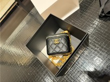 Chanel 24p爱心小方盒终于买到啦！